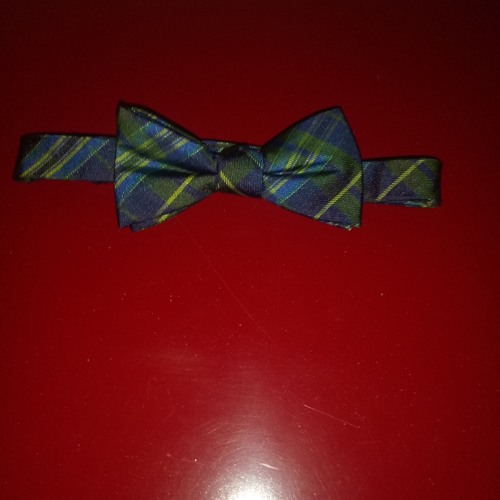 Bow tie